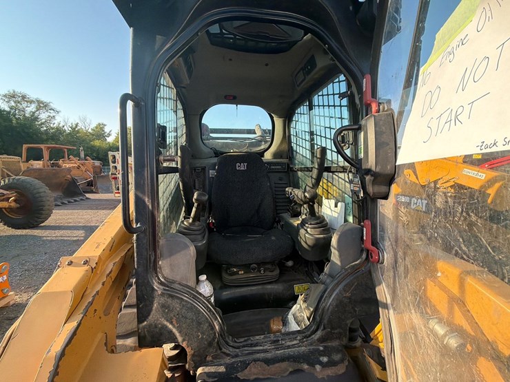 2018-caterpillar-299d2-xhp-image-18