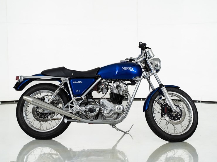 #132-•-1975-norton-850-commando-image-2