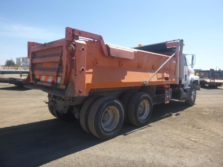 2002-international-2674-image-3
