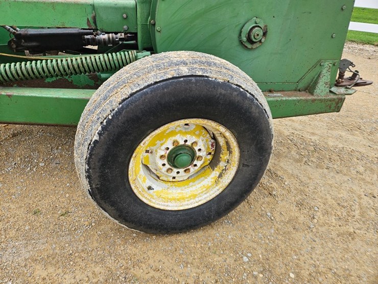 john-deere-3800-image-37