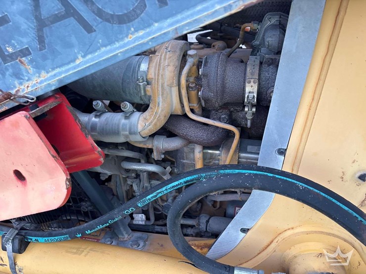 2015-deere-410l-image-15