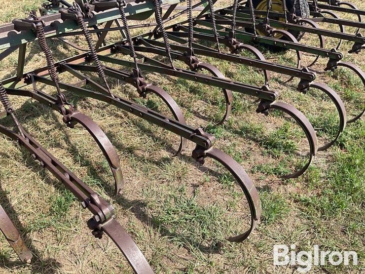 john-deere-field-cultivator-image-13