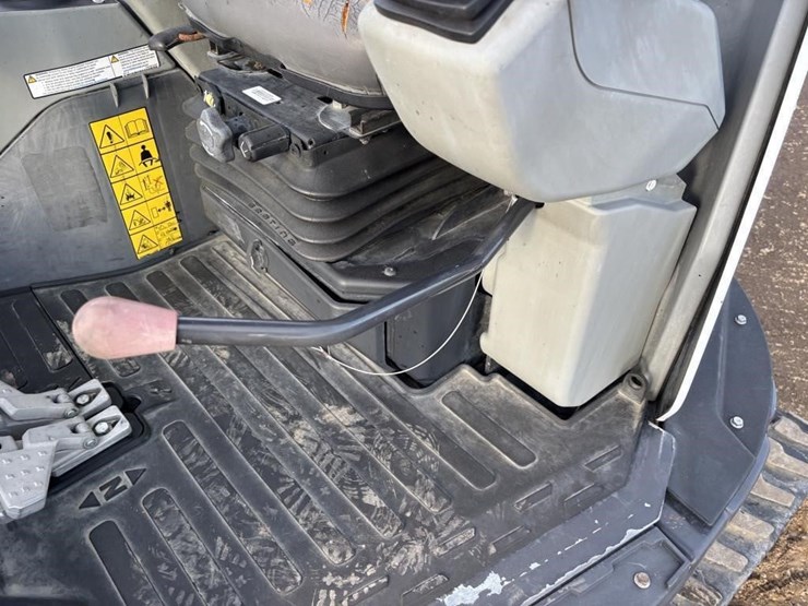 2021-bobcat-e26-image-34