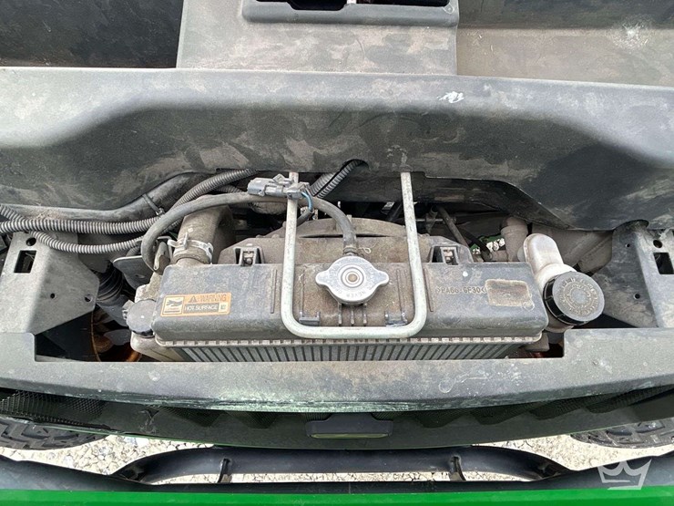 2016-john-deere-gator-image-10