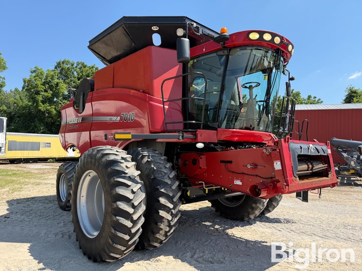 2007-case-ih-7010-image-3
