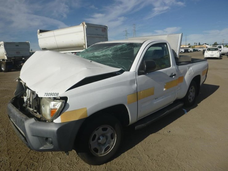 2013-toyota-tacoma-image-1