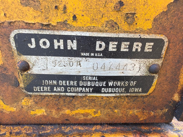 john-deere-302-image-24