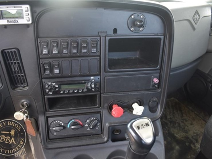 2014-international-prostar-image-130