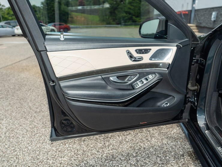 #103-•-2020-mercedes-benz-s560-sedan-image-91