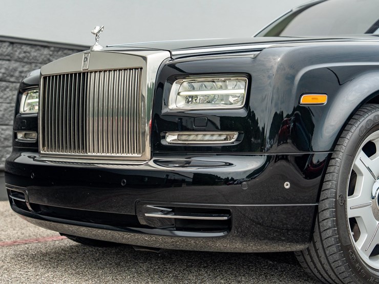 #110-•-2014-rolls-royce-phantom-sedan-image-18