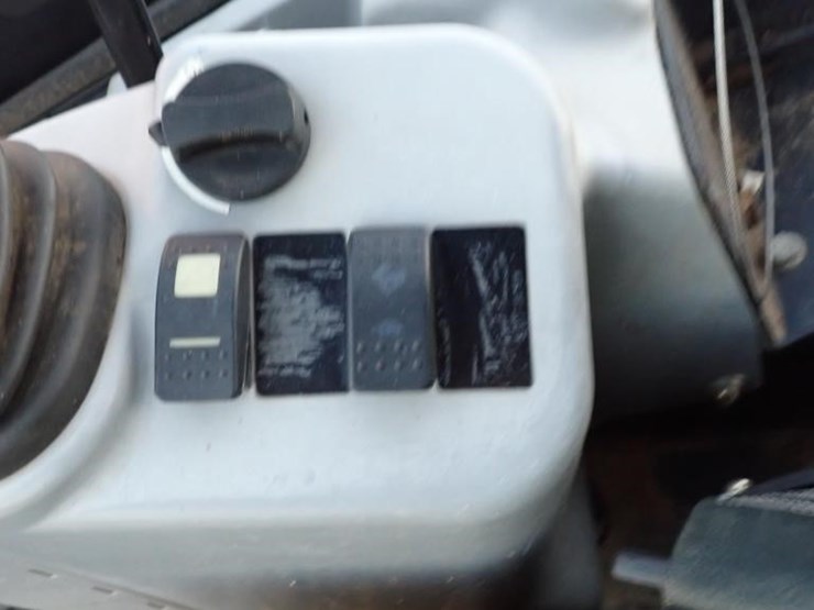 2023-deere-35g-image-23
