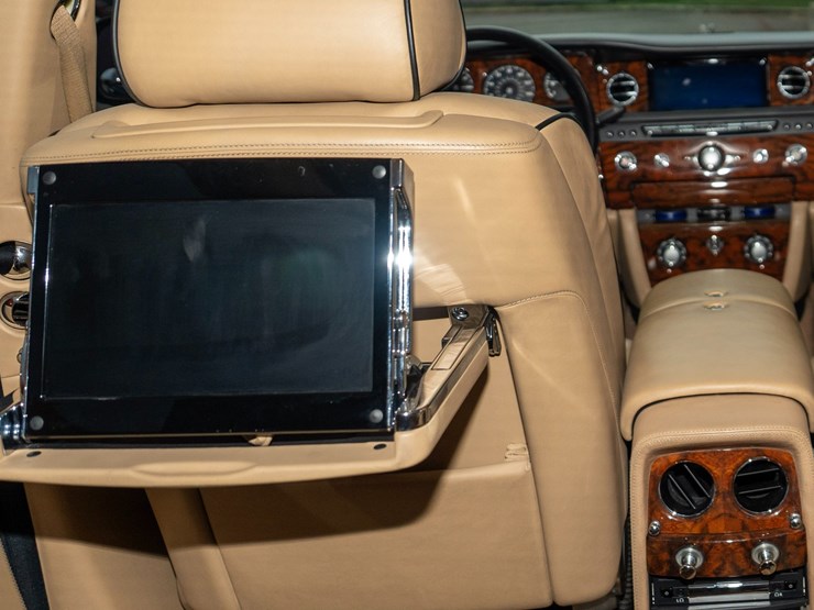 #110-•-2014-rolls-royce-phantom-sedan-image-62
