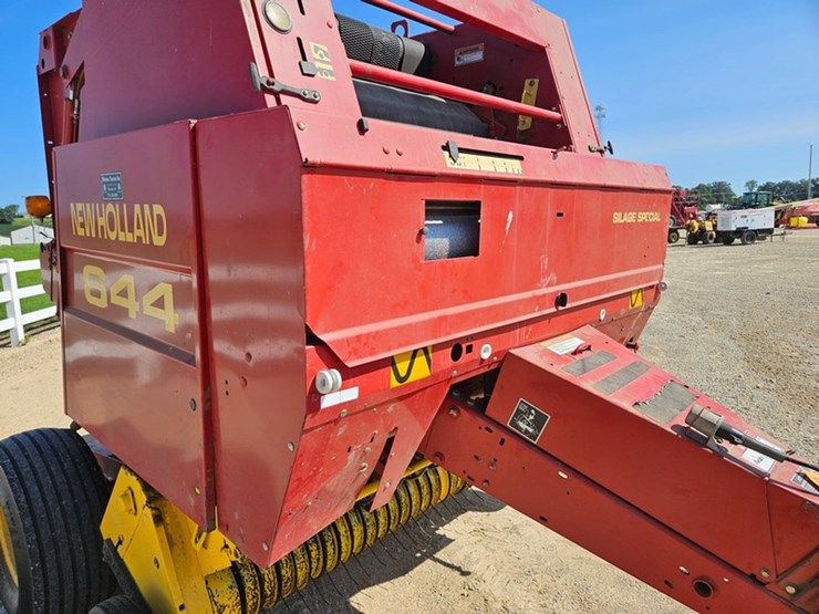 new-holland-644-image-28