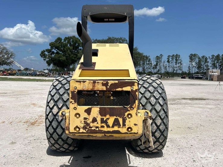 2014-sakai-sv540-vibratory-soil-compactor-image-29