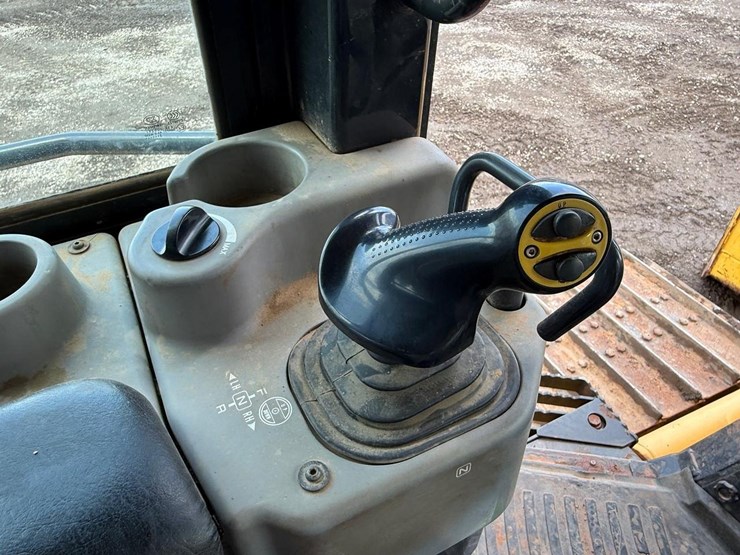 2014-komatsu-d39px-23-image-26