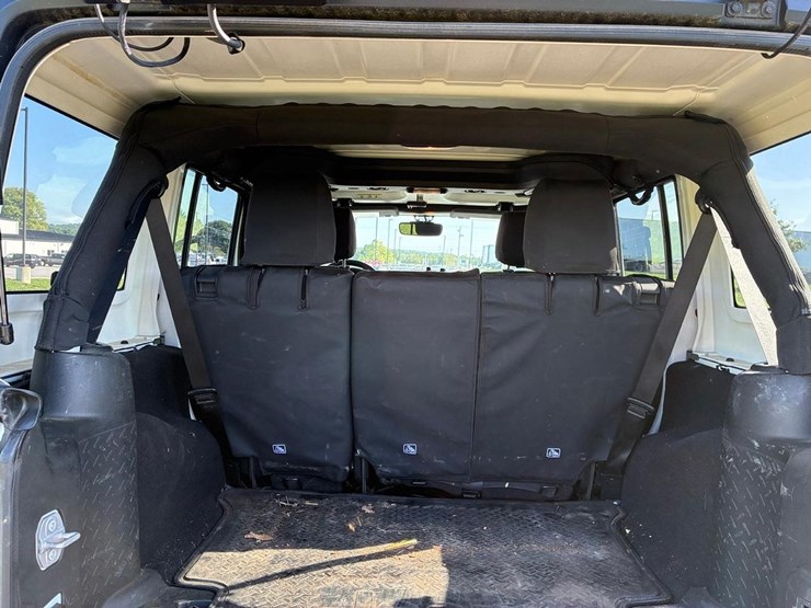 2018-jeep-wrangler-image-30