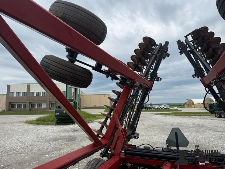 2010-case-ih-340-image-15