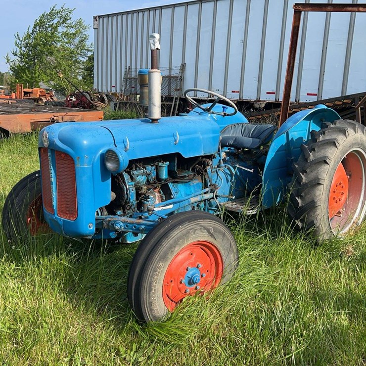 FORDSON DEXTA
