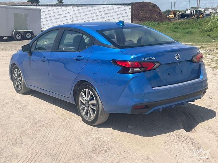 2020-nissan-versa-sedan-image-4