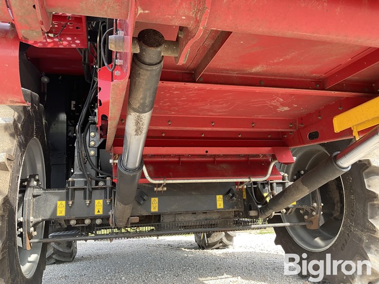 2015-case-ih-8240-image-13