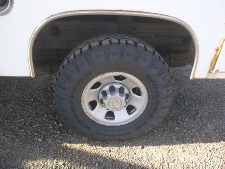 2009-chevrolet-3500hd-image-17