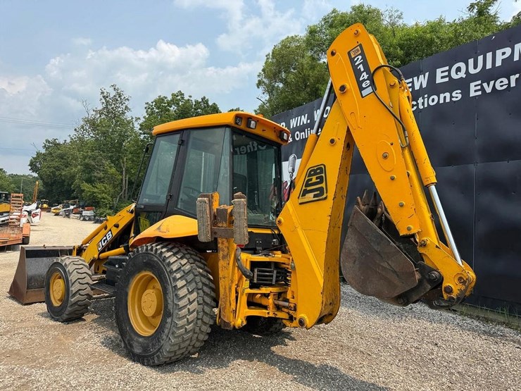 jcb-214e-image-4