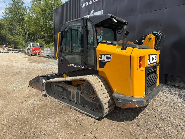 2024-jcb-3ts-8t-image-2