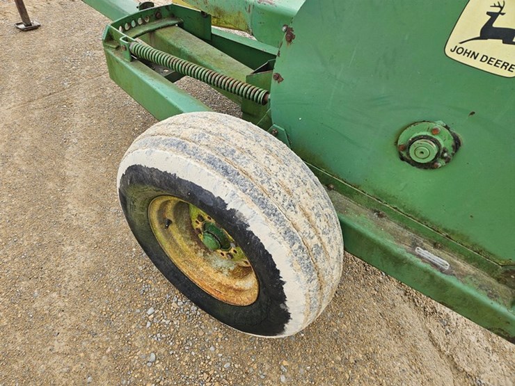 john-deere-3800-image-32