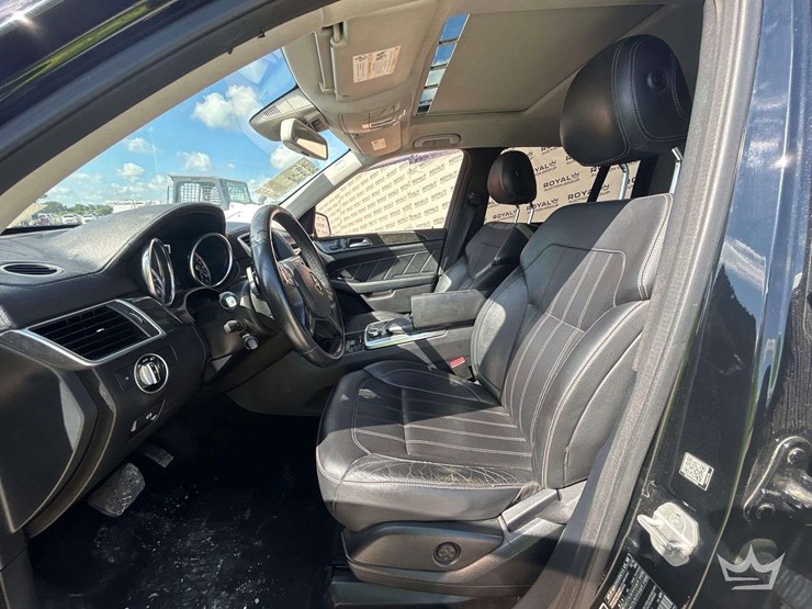 2016-mercedes-benz-gl-350-awd-suv-image-12
