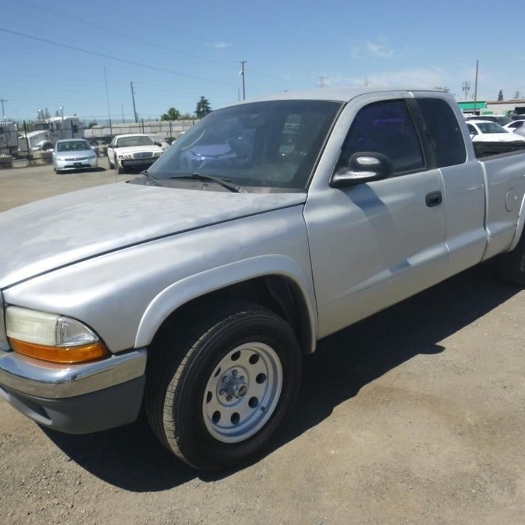 2002 DODGE DAKOTA