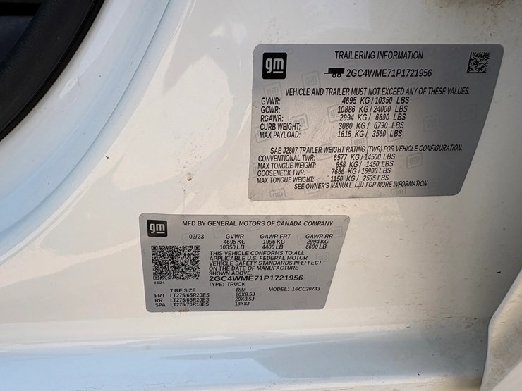 2023-chevrolet-silverado-2500hd-image-5