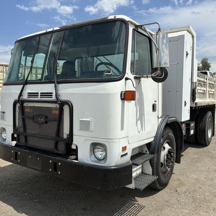 2011 AUTOCAR XPEDITOR