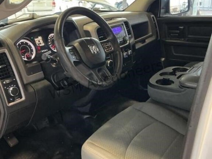 2016-dodge-1500-image-23