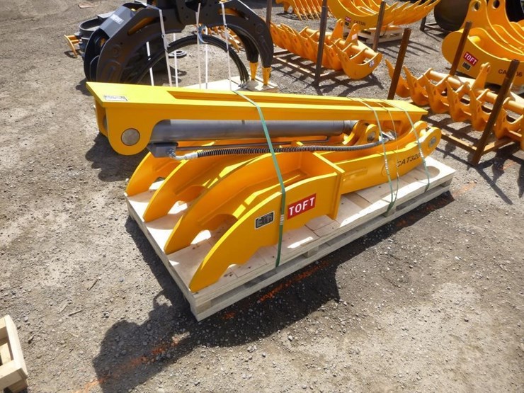caterpillar-320-image-1