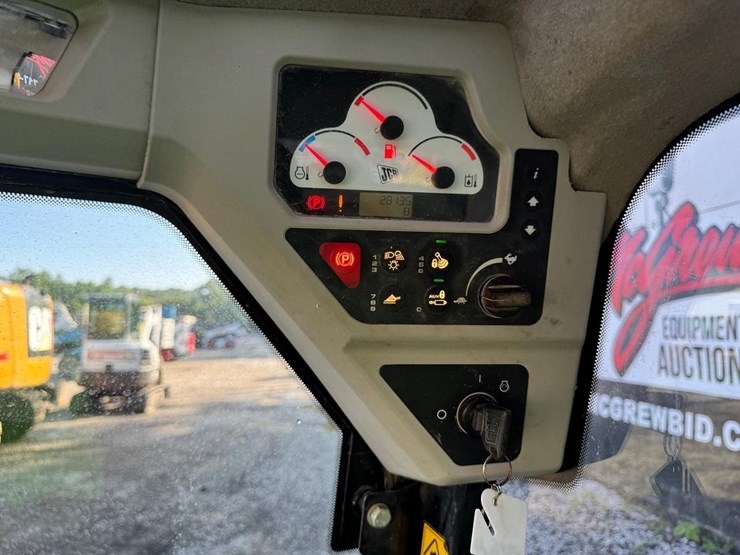 jcb-225t-image-26