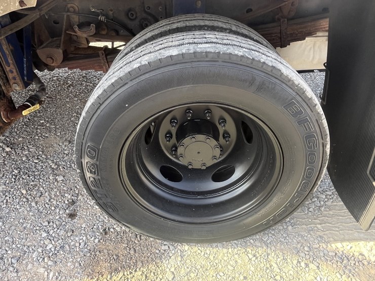 2015-ford-f550-image-12