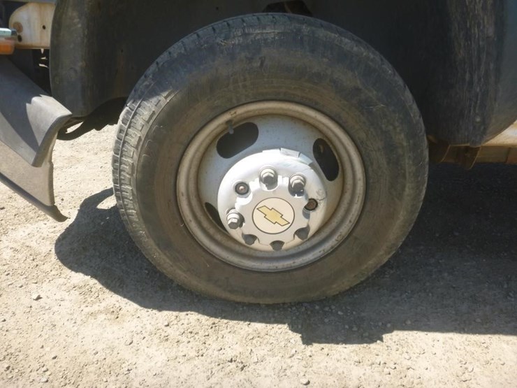 2006-chevrolet-3500-image-14
