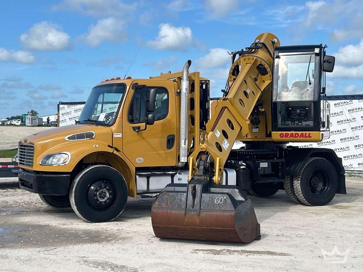 2017-freightliner-m2-106-image-2