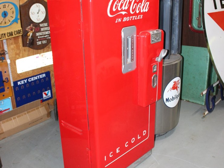 #295-•-vintage-coca-cola-machine-image-3