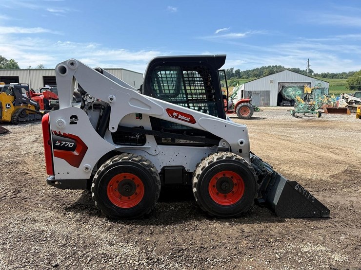 2024-bobcat-s770-image-5