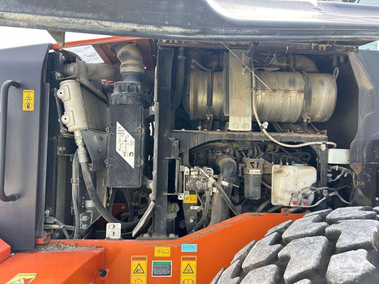 2021-hitachi-zw180-6-image-8
