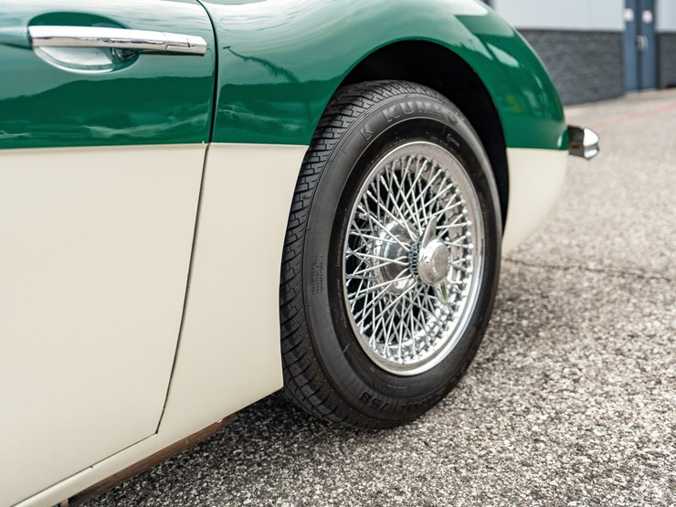 #108-•-offered-at-no-reserve-|-1961-austin-healey-3000-mark-i-image-16