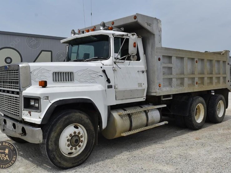 1986-ford-ltl9000-image-1