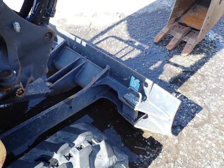 2021-deere-17g-image-12