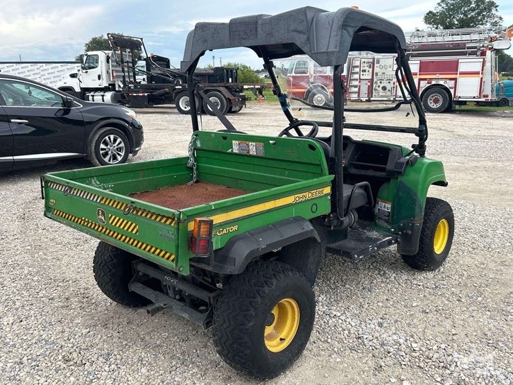 2016-john-deere-gator-image-3
