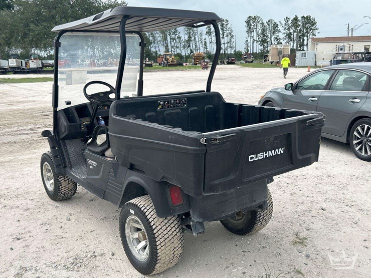 2020-cushman-hauler-1200x-gas-utility-cart-image-4