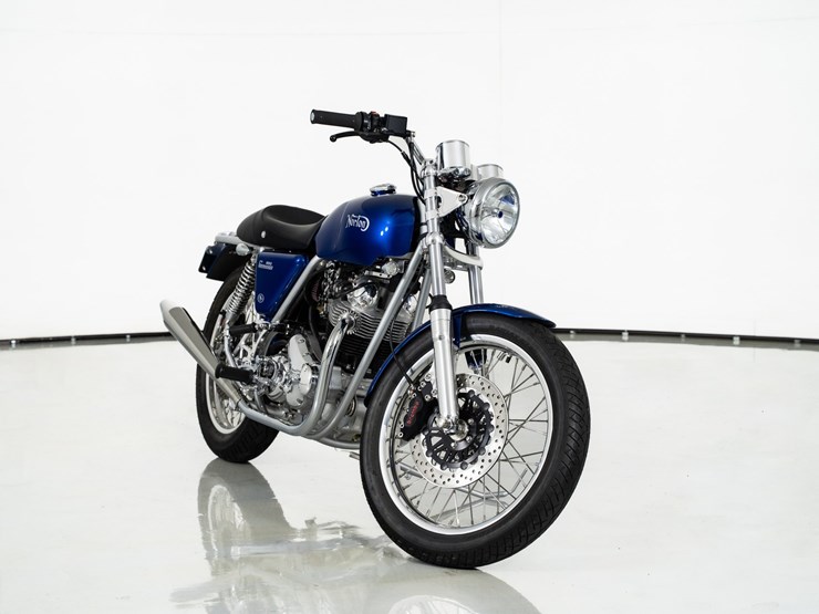 #132-•-1975-norton-850-commando-image-1