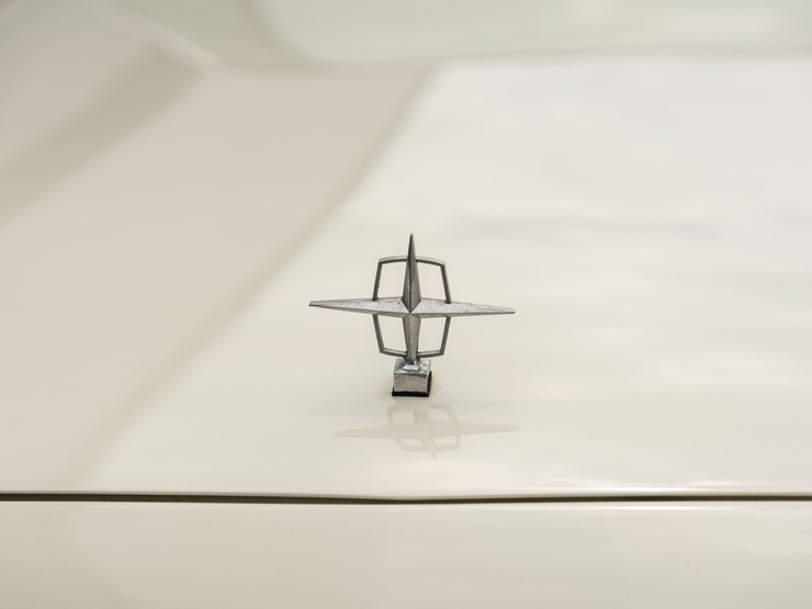 #111-•-1962-lincoln-continental-sedan-image-37