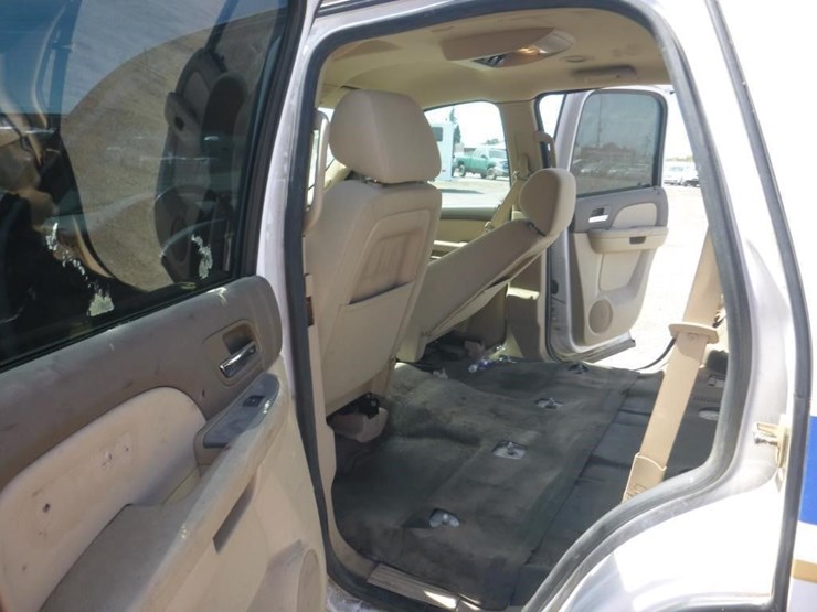 2013-chevrolet-tahoe-image-7