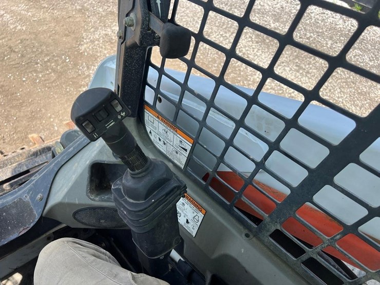 2012-bobcat-t630-image-20